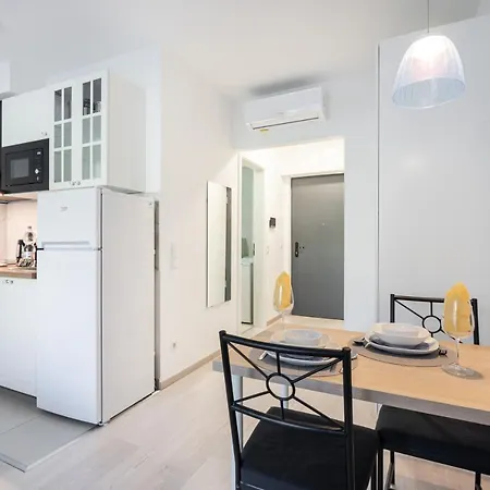Grand Corvin With Balcony Апартаменты Будапешт