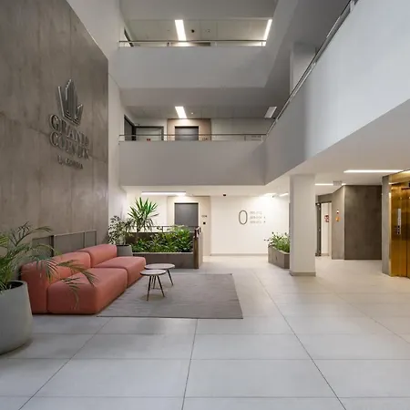 Grand Corvin With Balcony Apartamento